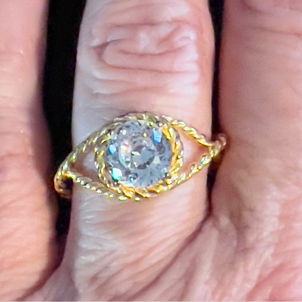 Cute ladies ring